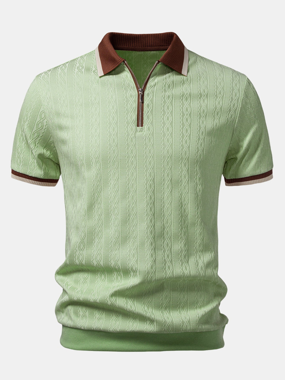 Polo de punto con cremallera y ribete en contraste con textura y pantalones ajustados de corte cónico