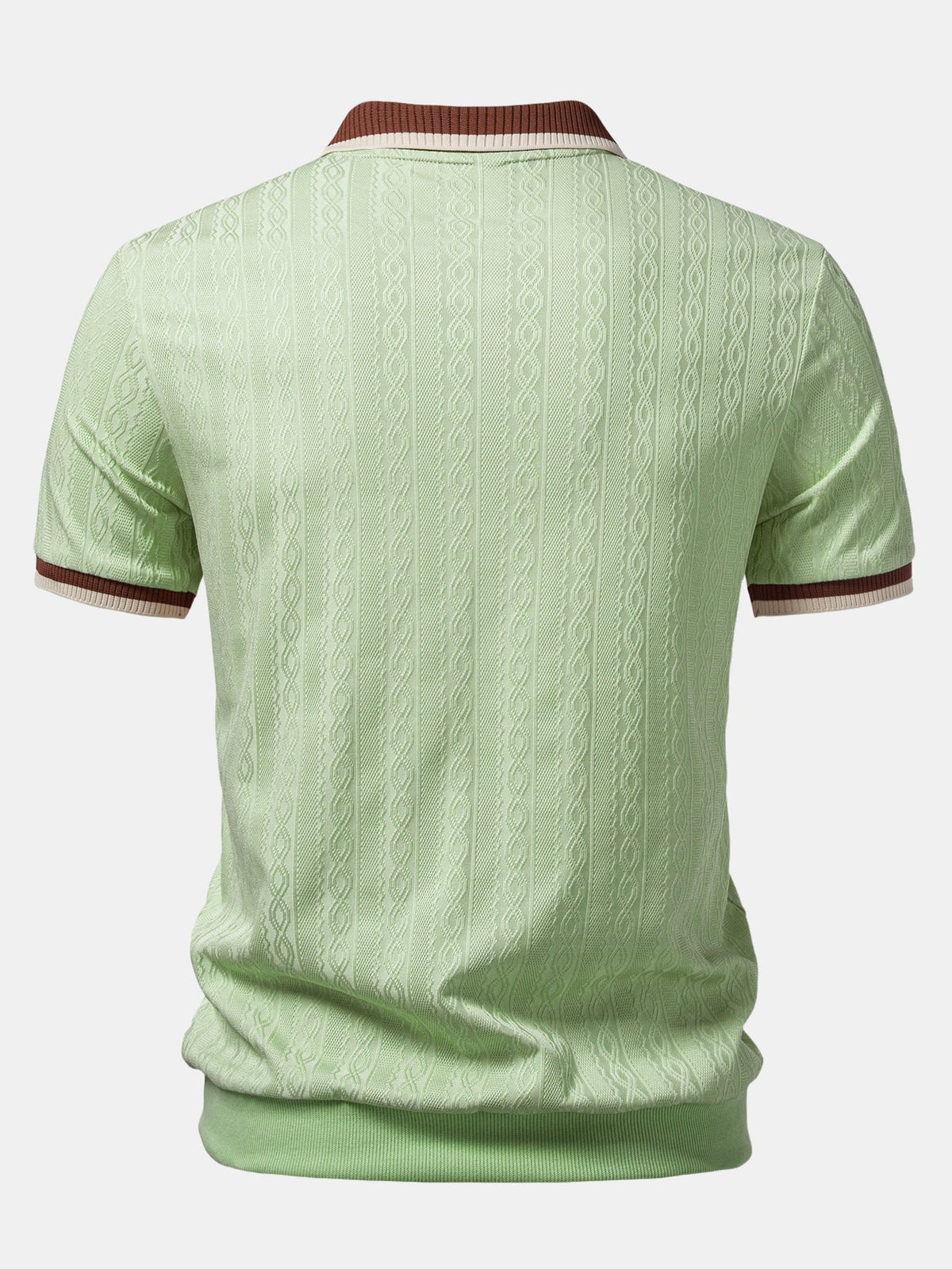 Polo de punto con cremallera y ribete en contraste con textura y pantalones ajustados de corte cónico